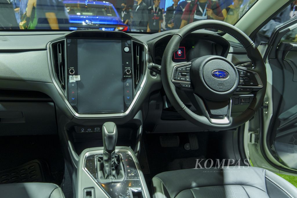 Kabin kemudi All New Subaru Crosstrek dipamerkan Gaikindo Jakarta Auto Week di JCC Senayan, Jumat (10/03/2023). 