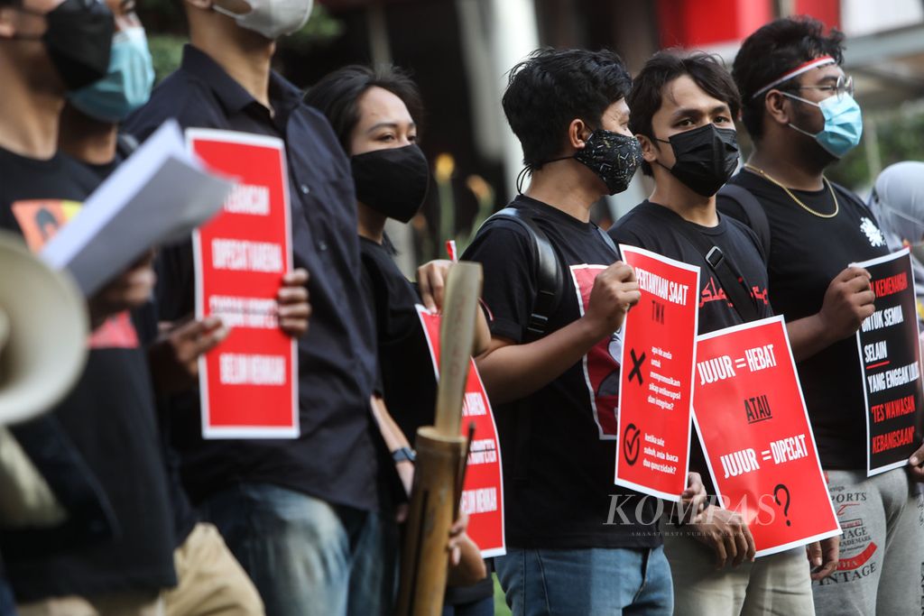 https://assetd.kompas.id/SYFyXNrhmiR9jr2tPs_F8lcnfJY=/1024x683/filters:watermark(https://cdn-content.kompas.id/umum/kompas_main_logo.png,-16p,-13p,0)/https%3A%2F%2Fkompas.id%2Fwp-content%2Fuploads%2F2021%2F05%2Fd003ed12-4c8d-4da3-8325-8e988f747415_jpg.jpg