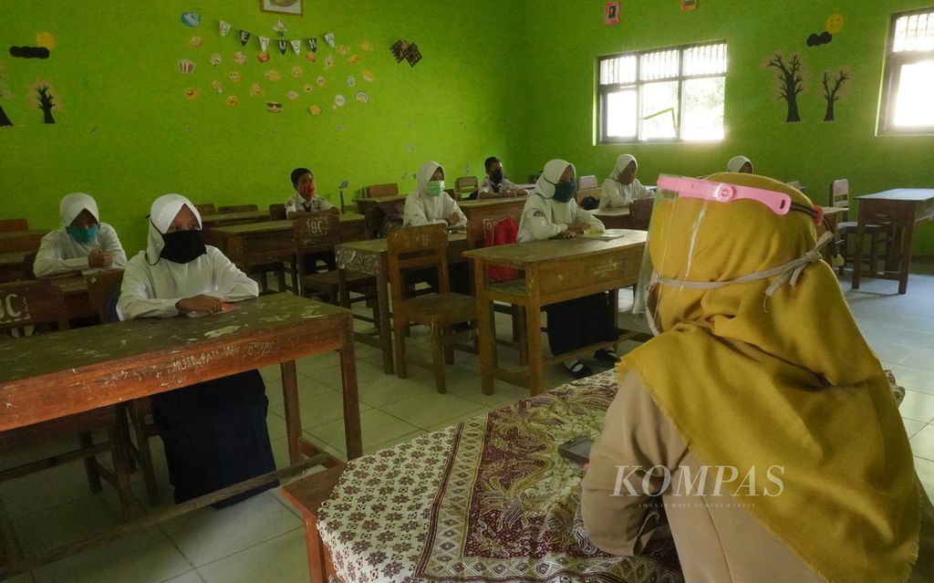 https://assetd.kompas.id/SZJ9t38LwZXzb32xb2NTi9hgv1A=/1024x639/filters:watermark(https://cdn-content.kompas.id/umum/kompas_main_logo.png,-16p,-13p,0)/https%3A%2F%2Fkompas.id%2Fwp-content%2Fuploads%2F2020%2F06%2Ff70ffef0-c3ac-49b8-bb94-9005e735eb22_jpg.jpg