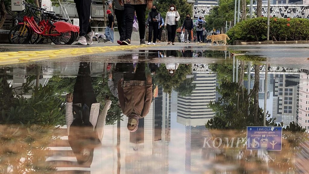 https://assetd.kompas.id/ShgJLFZLnrPO1xIXLleMFVuWn7w=/1024x576/filters:watermark(https://cdn-content.kompas.id/umum/kompas_main_logo.png,-16p,-13p,0)/https%3A%2F%2Fkompas.id%2Fwp-content%2Fuploads%2F2021%2F12%2F8260122f-c619-4ab2-96d2-6cbf15cffdf1_jpg.jpg