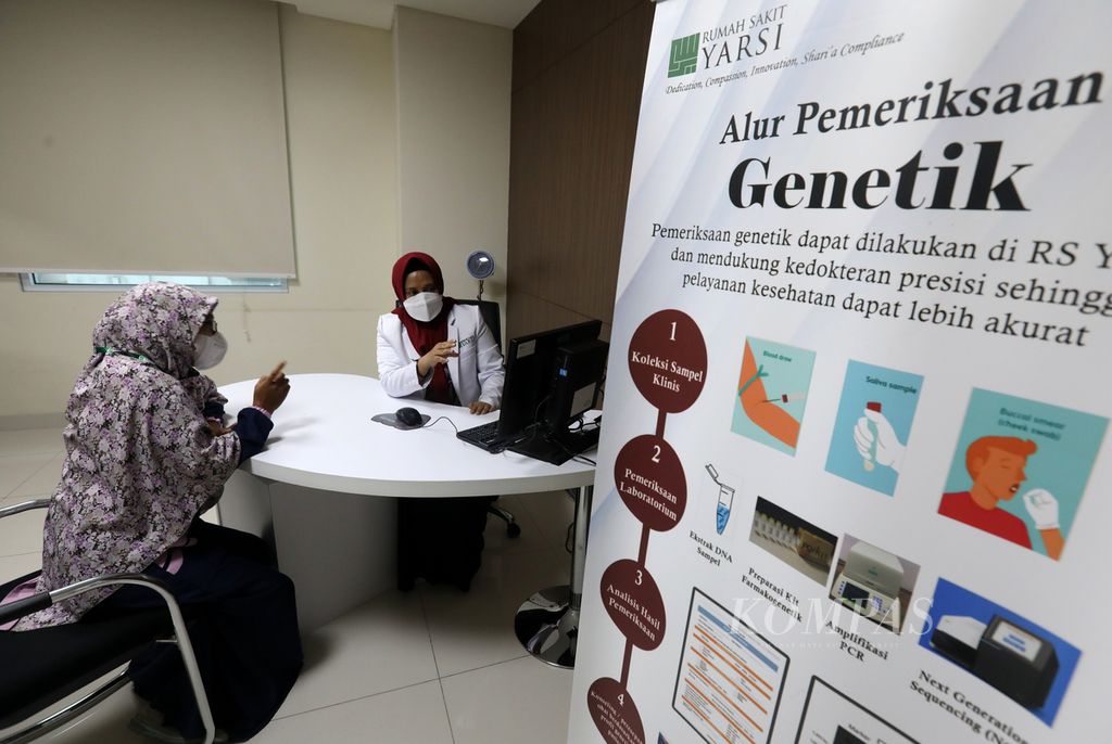 Health service activities at the Precision Medicine polyclinic at Yarsi Hospital, Cempaka Putih, Jakarta, Friday (13/1/2023). Precision medicine is believed to be the future of public health services.