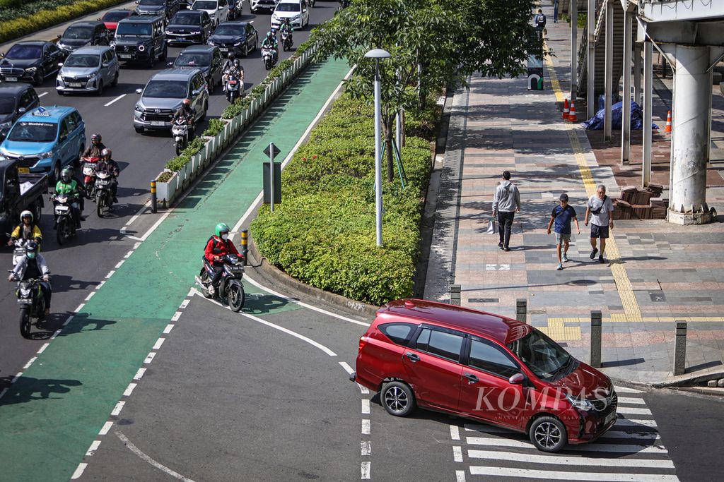 jakarta pedastrian walk