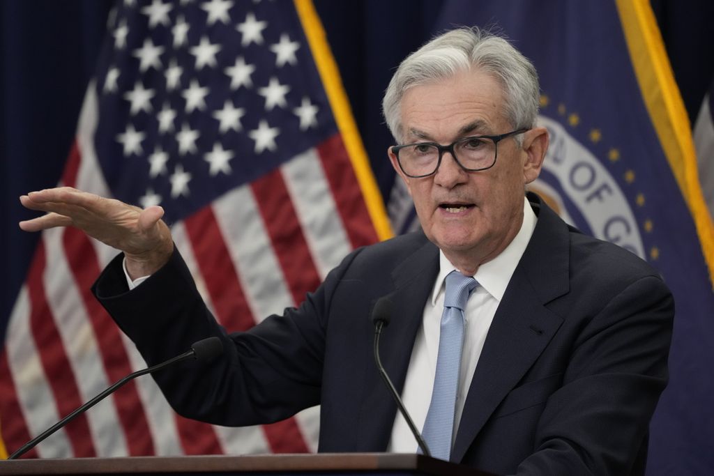 Gubernur The Fed Jerome Powell berbicara pada konferensi pers di Kantor The Fed di Washington DC, AS, Rabu (22/3/2023).  