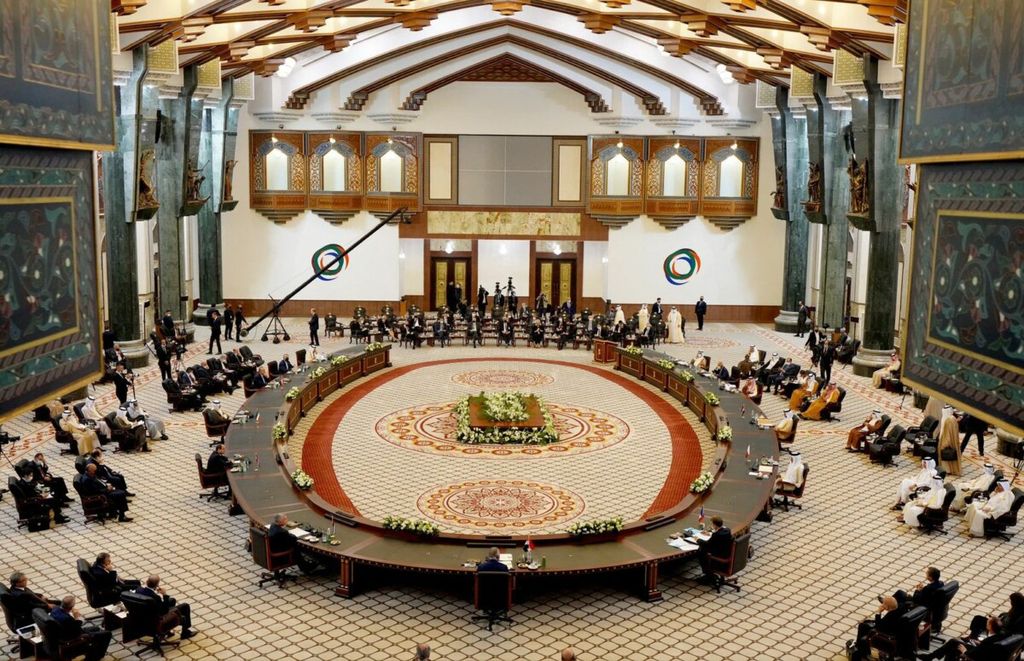 https://assetd.kompas.id/TCnWnVakS7mHCxgFnyZuaARxnZU=/1024x661/https%3A%2F%2Fkompas.id%2Fwp-content%2Fuploads%2F2021%2F08%2FIRAQ-POLITICS-SUMMIT_98648439_1630254814.jpg