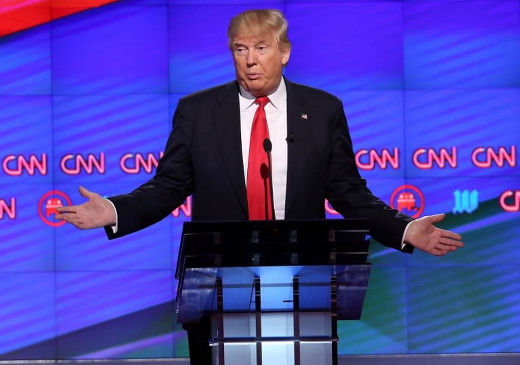 Dalam foto dokumentasi yang diambil pada 10 Maret 2016 ini tampak kandidat presiden dari Partai Republik Donald Trump berbicara selama debat Partai Republik di kampus University of Miami di Coral Gables, Florida. 