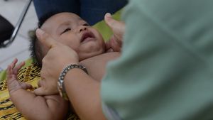 Antibiotik pada Bayi Dikaitkan dengan Pubertas Dini hingga Obesitas