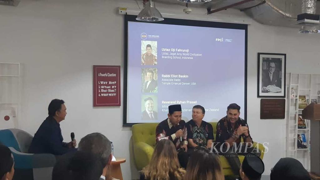 Suasana diskusi The First Abrahamic Circle: Understanding Interfaith at the Grassroots, di Jakarta, Kamis (22/8/2019). Acara ini diinisiasi oleh Dino Patti Djalal dari Foreign Policy Community of Indonesia (FPCI).