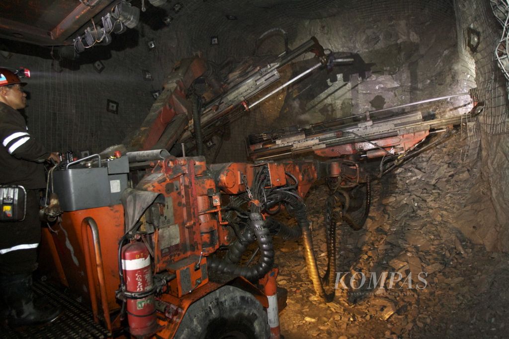 https://assetd.kompas.id/UW7-xOzWw4jLzmmhyHsgiTjMxek=/1024x683/filters:watermark(https://cdn-content.kompas.id/umum/kompas_main_logo.png,-16p,-13p,0)/https%3A%2F%2Fkompas.id%2Fwp-content%2Fuploads%2F2019%2F02%2F20120513ags17_1537188535.jpg