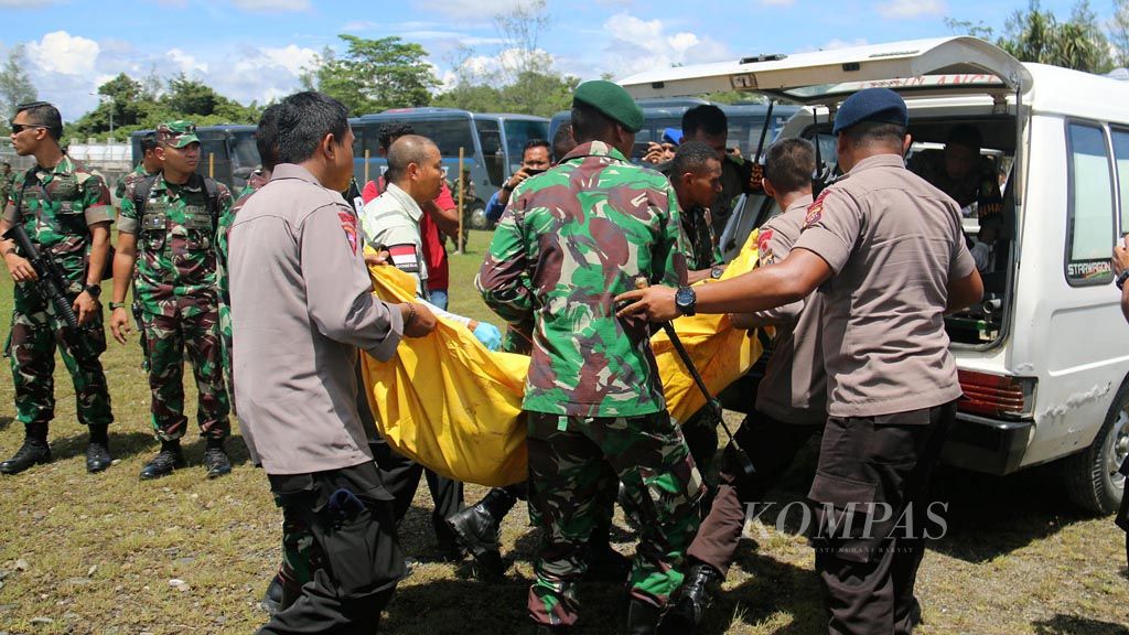 https://assetd.kompas.id/Uj85zooaTpyINBPaRgIxPnqkjT8=/1024x576/filters:watermark(https://cdn-content.kompas.id/umum/kompas_main_logo.png,-16p,-13p,0)/https%3A%2F%2Fkompas.id%2Fwp-content%2Fuploads%2F2018%2F12%2F20181206_PAPUA_B_web_1544094983.jpg