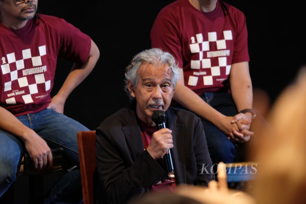 Aktor Arswendy Bening Swara pada konferensi pers film <i>Autobiography</i> di Jakarta, Selasa (17/1/2023). Film ini ditayangkan di bioskop Indonesia mulai 19 Januari 2023. Adapun film ini telah melanglang buana ke 20-an festival di luar dan dalam negeri, lalu tercatat sebagai salah satu nomine Film Cerita Panjang Terbaik Festival Film Indonesia (FFI) 2022. Film ini membawa pulang Piala Citra 2022 sebagai Penulis Skenario Asli Terbaik.
