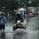 Banjir Menggenangi Pasar Gedebage, Kota Bandung