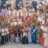 Persahabatan dalam Lukisan