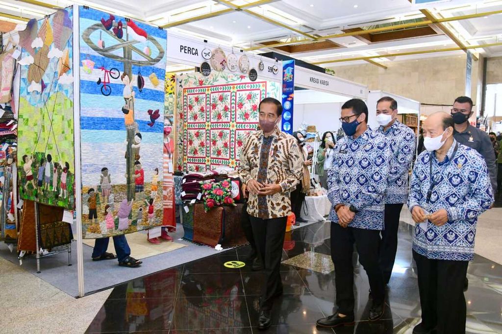 Presiden Joko Widodo ditemani