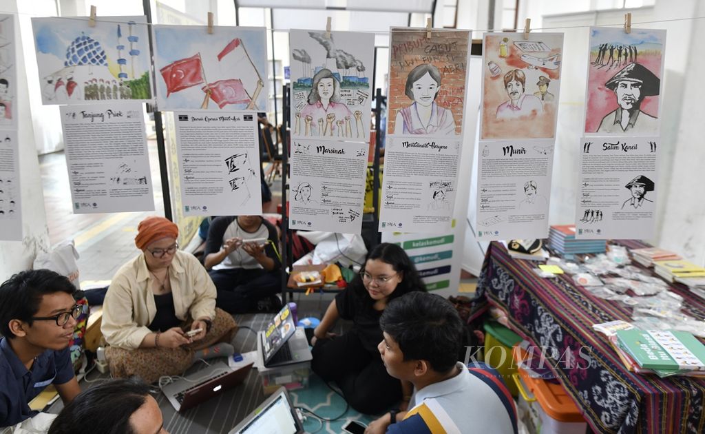 Suasana penyelenggaraan Festival 45-45: Meretas Batas dengan Penyintas di Gedung Cipta Niaga kawasan Kota Tua, Jakarta, Jumat (30/8/2019). Festival digagas sebagai forum yang mempertemukan para penyintas dan anak-anak muda dalam menyikapi dan mencari penyelesaian atas kasus-kasus pelanggaran HAM masa lalu. 