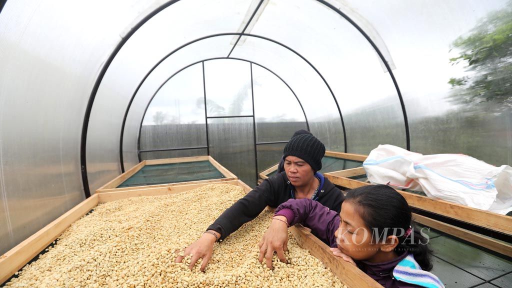 https://assetd.kompas.id/WF6_Q0XQ3BCs14PN5SJV6EF6VGs=/1024x576/filters:watermark(https://cdn-content.kompas.id/umum/kompas_main_logo.png,-16p,-13p,0)/https%3A%2F%2Fkompas.id%2Fwp-content%2Fuploads%2F2018%2F06%2F20180603_ENGLISH-KOPI_B_web.jpg