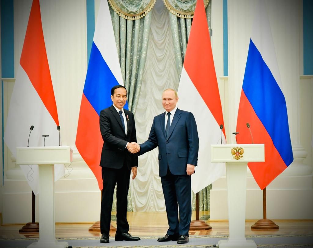 Presiden Joko Widodo bertemu dengan Presiden Vladimir Putin di Istana Kremlin, Rusia, Kamis (30/6/2022).