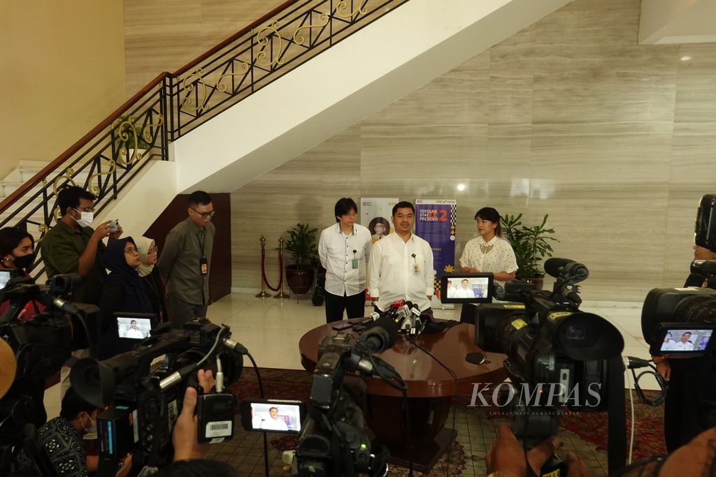 Deputi IV Kantor Staf Kepresidenan Juri Ardiantoro ketika memberikan keterangan pers di Jakarta, Senin(29/5/2023).