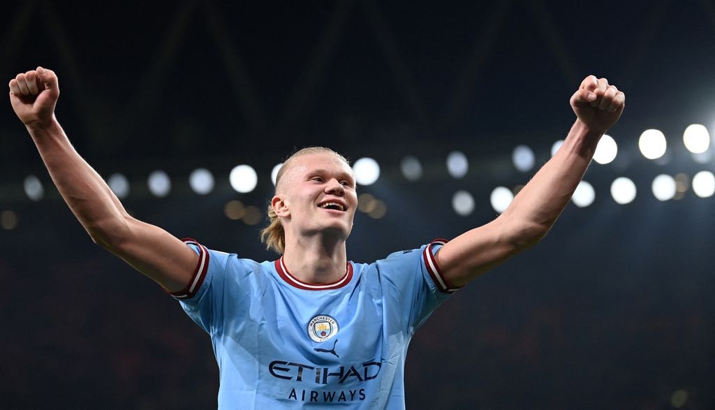 Selebrasi kemenangan striker Manchester City Erling Haaland di akhir pertandingan sepak bola Liga Utama Inggris antara Arsenal dan Manchester City di Stadion Emirates di London, Inggris, Kamis (16/2/2023) dini hari WIB. Manchester City menang 3 - 1 melawan Arsenal.