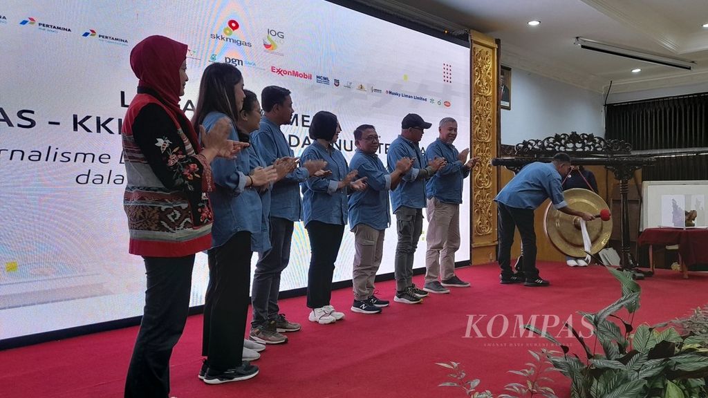 Pembukaan lokakarya Jurnalisme Lingkungan dan Peran Industri Hulu Migas dalam Pengurangan Emisi Karbon di Kota Batu, Jawa Timur, Rabu (15/3/2023) sore. Kegiatan yang diselenggarakan oleh SKK Migas Perwakilan Jabanusa bekerja sama dengan KKKS ini diikuti puluhan awak media dari Jawa Timur dan Jawa Tengah.
