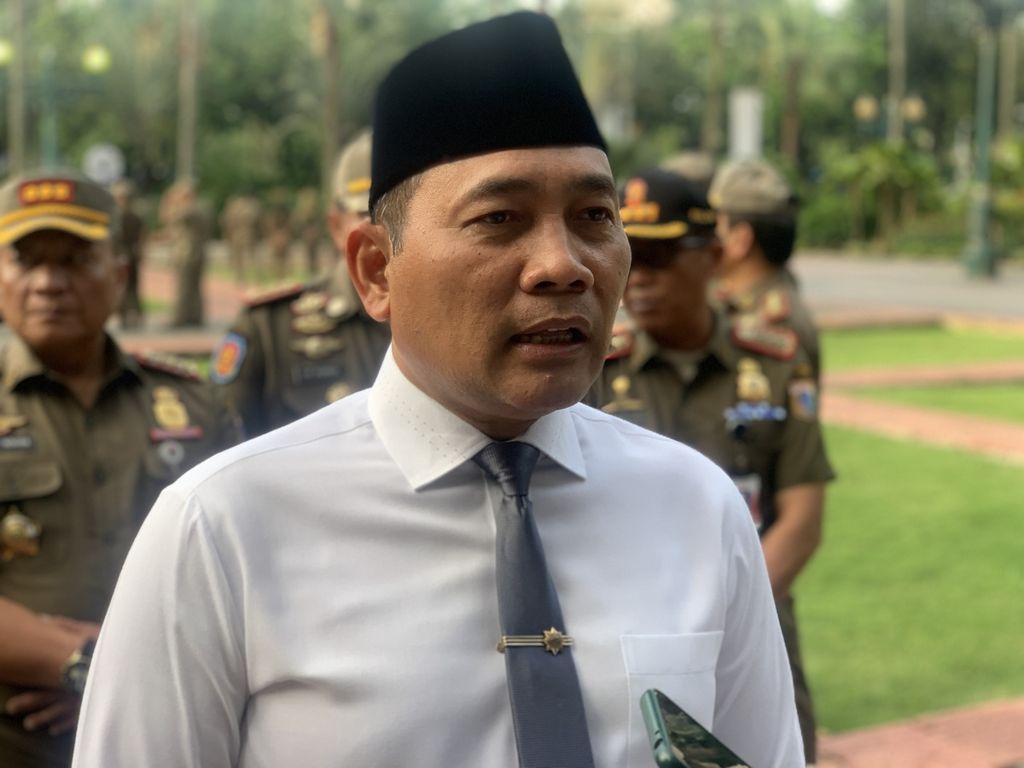 Kepala Satuan Polisi Pamong Praja DKI Jakarta Arifin saat apel jelang bulan Ramadhan di Balai Kota DKI Jakarta, Selasa (21/3/2023).