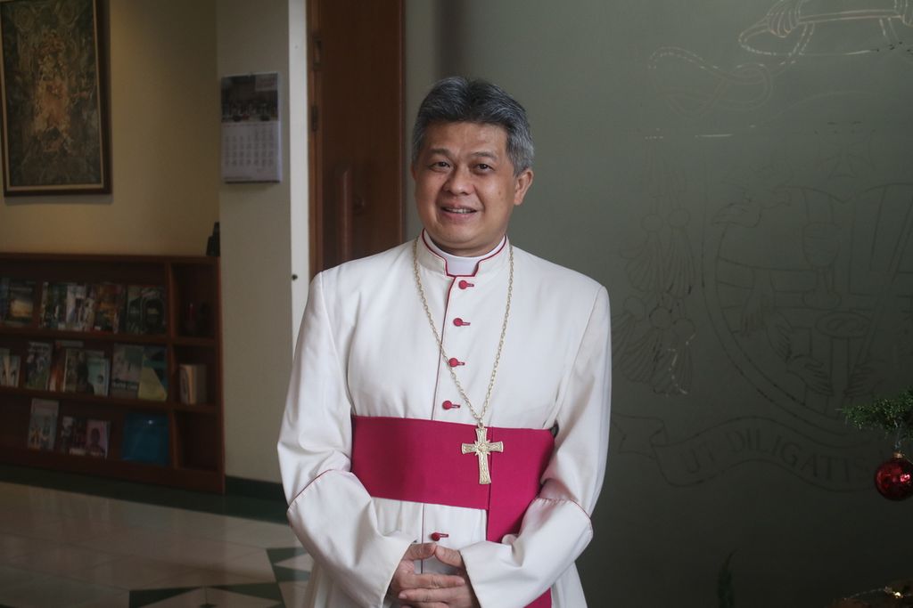 Ketua Presidium Konferensi Waligereja Indonesia (KWI) Mgr Antonius Subianto Bunjamin OSC di Kota Bandung, Jawa Barat, Jumat (23/12/2022).