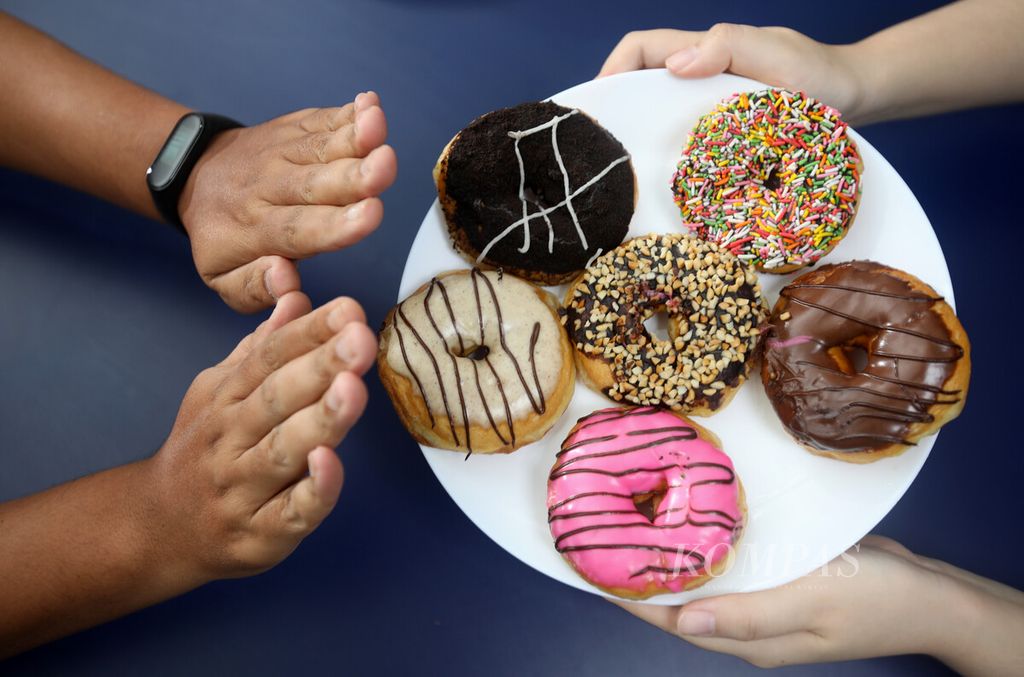 Libur akhir tahun men jadi cobaan berat bagi orang-orang yang menjalankan diet untuk alasan kesehatan ataupun menjaga bentuk tubuh.   