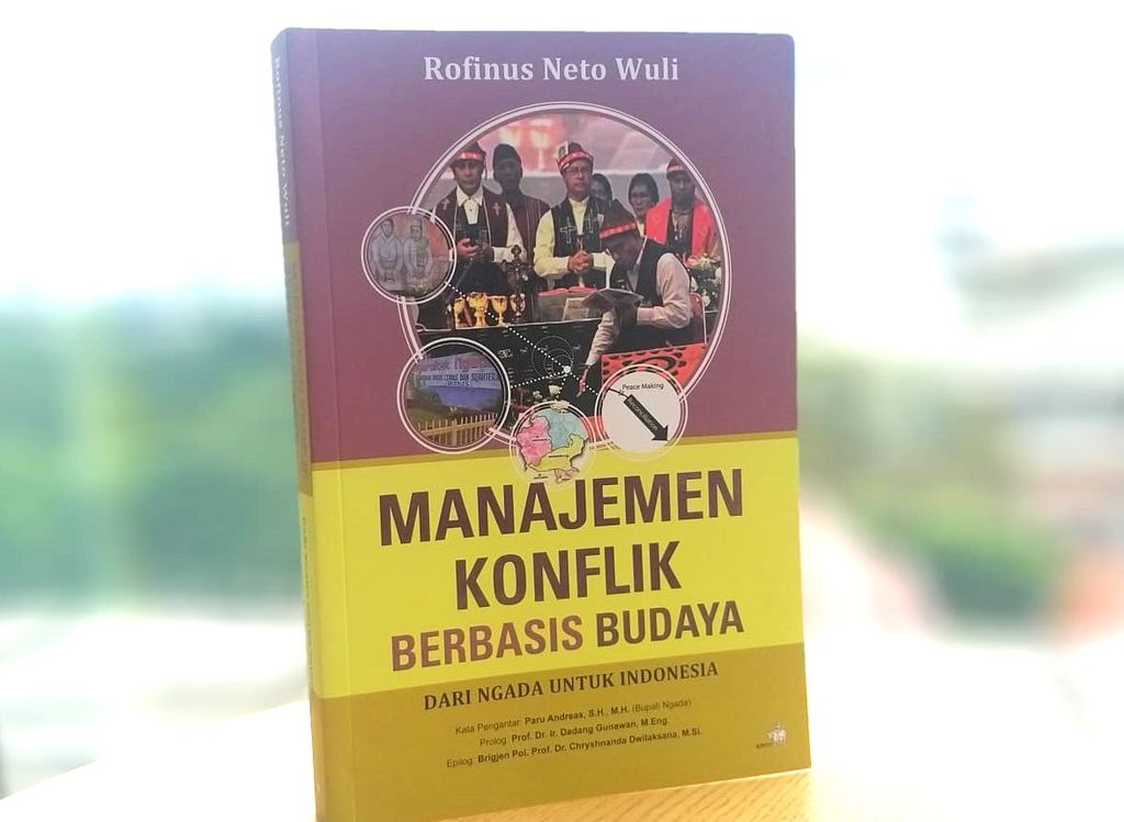 Sampul buku Manajemen Konflik (PBK, 2022)