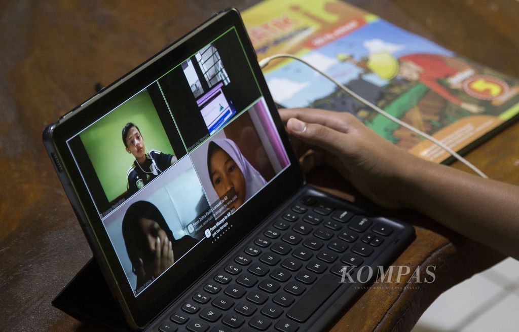 https://assetd.kompas.id/XxCyVnXNTn4H4n-zyH6nolx9jpQ=/1024x655/filters:watermark(https://cdn-content.kompas.id/umum/kompas_main_logo.png,-16p,-13p,0)/https%3A%2F%2Fkompas.id%2Fwp-content%2Fuploads%2F2020%2F03%2F89c9438d-6784-460f-94ac-71246cbd876d_jpg.jpg