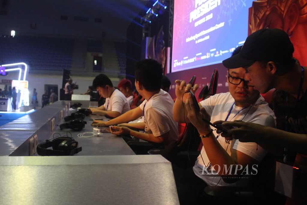 https://assetd.kompas.id/Y27-xHNLZVOiFTuAB5bVvEtNxCo=/1024x683/filters:watermark(https://cdn-content.kompas.id/umum/kompas_main_logo.png,-16p,-13p,0)/https%3A%2F%2Fkompas.id%2Fwp-content%2Fuploads%2F2019%2F02%2F20190209RAM-Piala-Presiden-II_1549714163.jpg