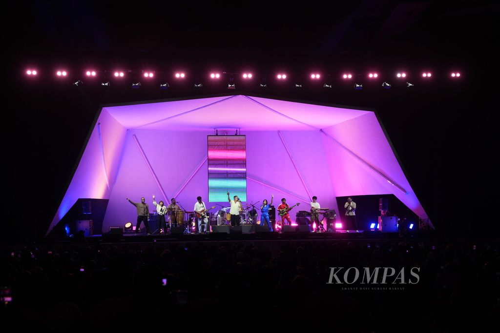 Penampilan Maliq &amp; D'Essentials dalam Jakarta International BNI Java Jazz Festival di JIEXpo, Kemayoran, Jakarta, Jumat (24/5/2024). 