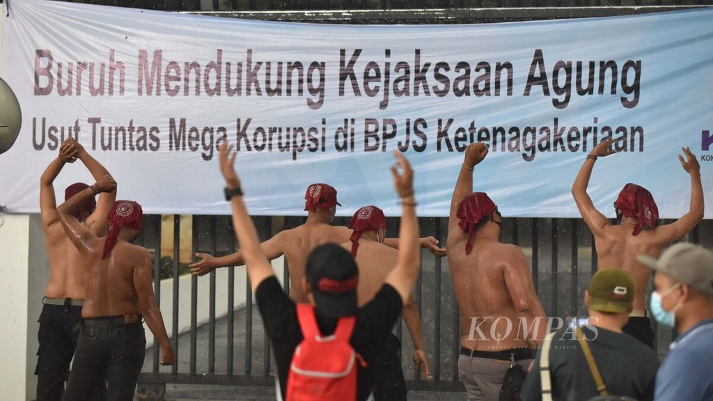 https://assetd.kompas.id/Y7Z6i4FvZU-EtdpsIT4qhM2K_gU=/1024x576/filters:watermark(https://cdn-content.kompas.id/umum/kompas_main_logo.png,-16p,-13p,0)/https%3A%2F%2Fkompas.id%2Fwp-content%2Fuploads%2F2021%2F02%2Fe035de54-abb3-4776-90c9-aa72fb28c228_jpg.jpg