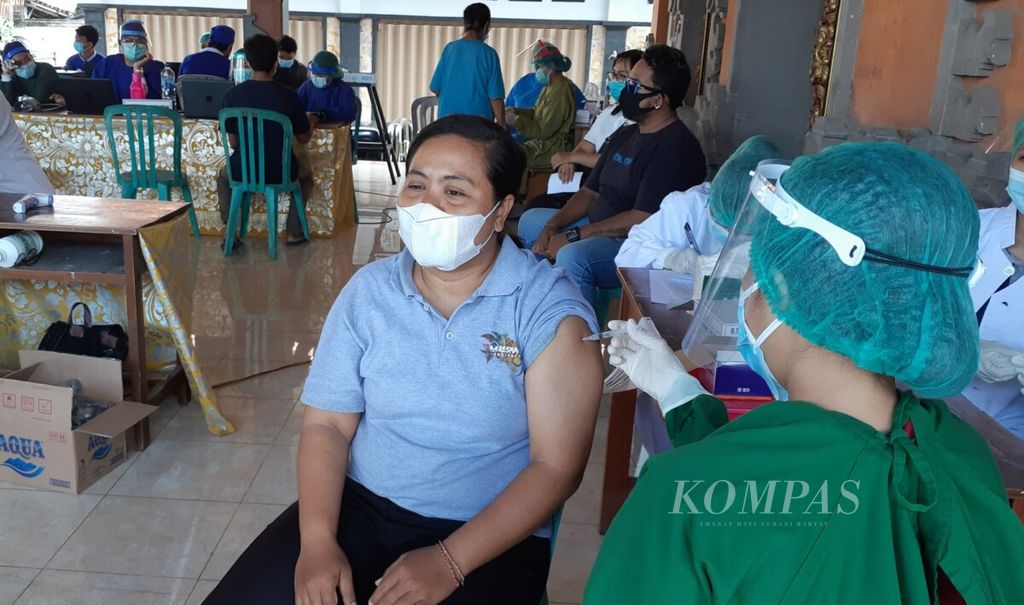 https://assetd.kompas.id/YLn-kIuNZdJkdFblQbGSE4W4S4k=/1024x605/filters:watermark(https://cdn-content.kompas.id/umum/kompas_main_logo.png,-16p,-13p,0)/https%3A%2F%2Fkompas.id%2Fwp-content%2Fuploads%2F2021%2F04%2F20210405cokd-pos-vaksinasi-kota-denpasar_1617622536.jpg