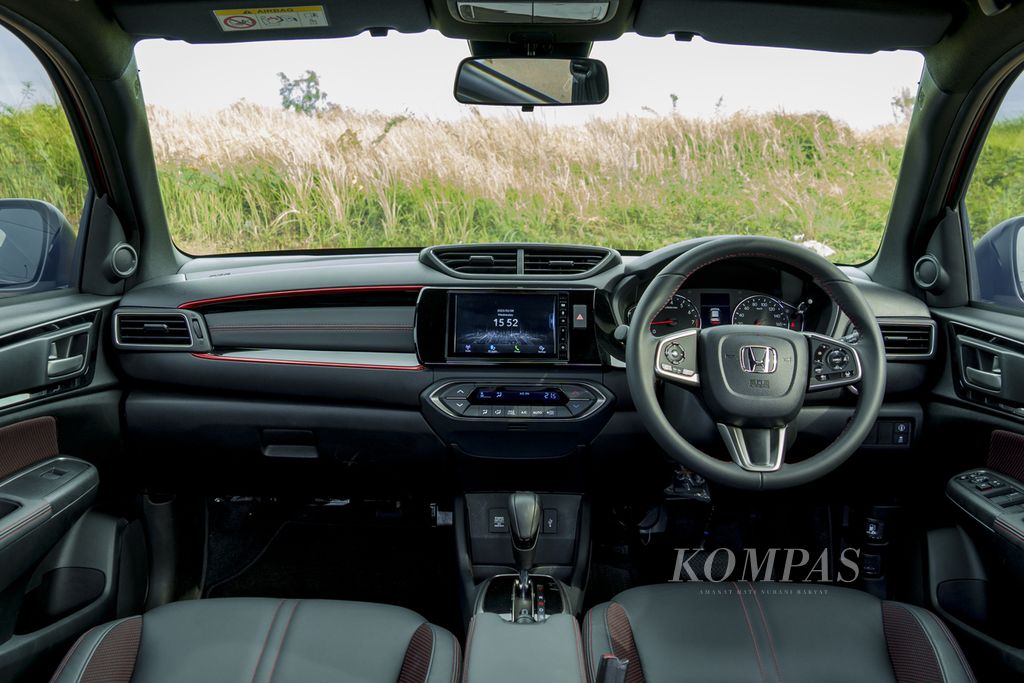 Kabin depan Honda WR-V generasi kedua.
