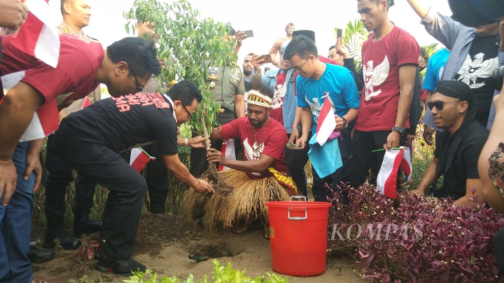 https://assetd.kompas.id/YiF1pgTW5vSEI7CrPlwe5RT7pHM=/1024x576/filters:watermark(https://cdn-content.kompas.id/umum/kompas_main_logo.png,-16p,-13p,0)/https%3A%2F%2Fkompas.id%2Fwp-content%2Fuploads%2F2019%2F08%2F8b163c52-bc86-4448-9f7c-2244711aa00b_jpg.jpg