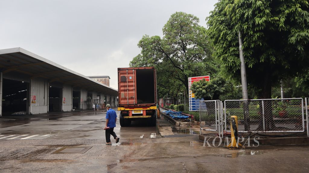 Suasana di PT Indofood Sukses Makmur Tbk Divisi Bogasari di Jakarta Utara, Jumat (24/2/2023) siang.