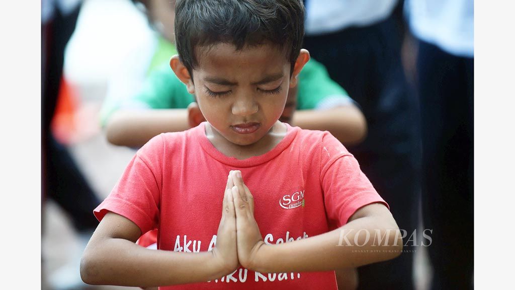 https://assetd.kompas.id/ZY_j778m69_P4_4at1xWYq89Wx0=/1024x576/filters:watermark(https://cdn-content.kompas.id/umum/kompas_main_logo.png,-16p,-13p,0)/https%3A%2F%2Fkompas.id%2Fwp-content%2Fuploads%2F2017%2F10%2F20171003H1_HL_ENGLISH_VERSION6_OK_web.jpg