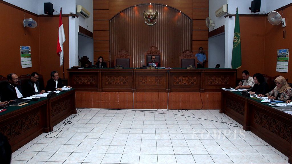 https://assetd.kompas.id/Zf7MZeK8qTJv980ZTyTgogDMyrY=/1024x576/filters:watermark(https://cdn-content.kompas.id/umum/kompas_main_logo.png,-16p,-13p,0)/https%3A%2F%2Fkompas.id%2Fwp-content%2Fuploads%2F2018%2F04%2Fkompas_tark_11929318_6_1.jpeg