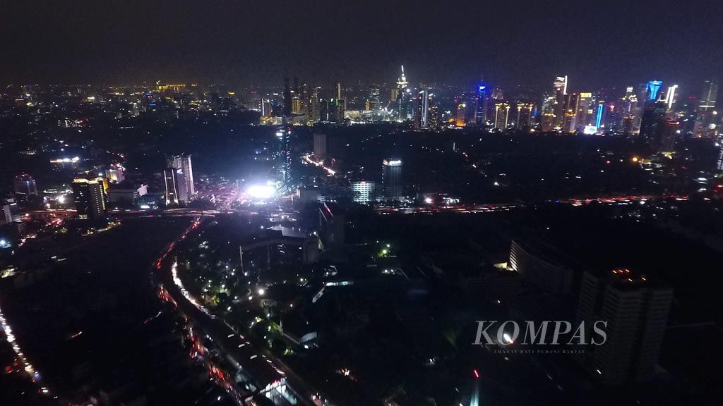 https://assetd.kompas.id/ZidoF1fyBEHUeL2DC_OhFBz4Fn4=/1024x576/filters:watermark(https://cdn-content.kompas.id/umum/kompas_main_logo.png,-16p,-13p,0)/https%3A%2F%2Fkompas.id%2Fwp-content%2Fuploads%2F2019%2F08%2F20190805_ENGLISH-ANALISIS-EKONOMI_A_web_1565012360.jpg