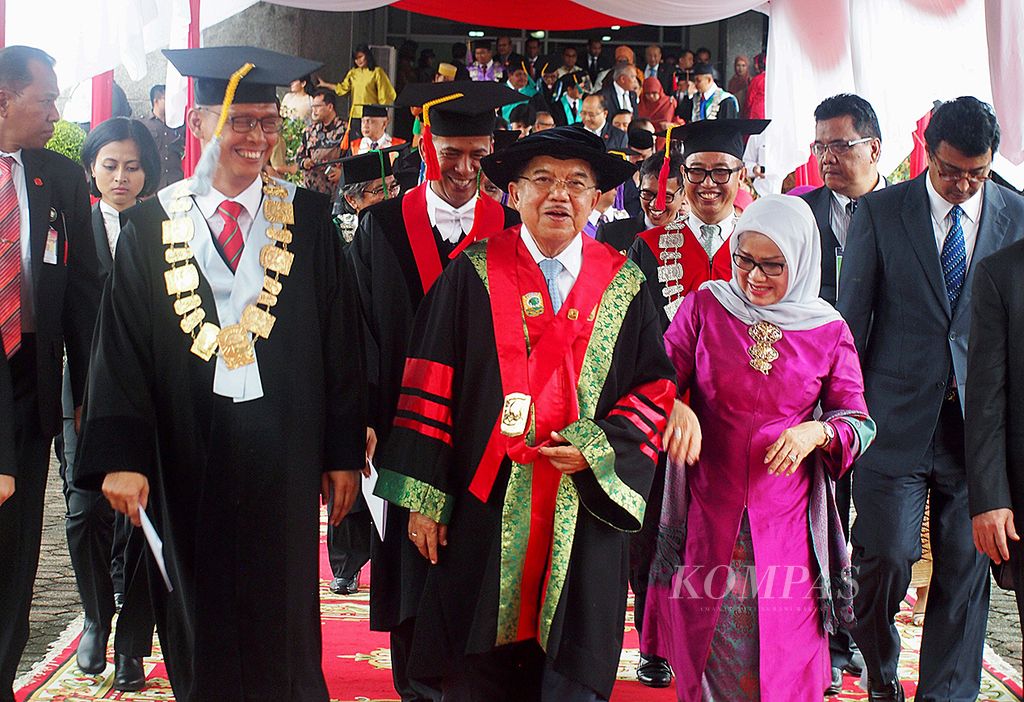 https://assetd.kompas.id/_72GBrjeI545DKrFx7yW38i4O0Y=/1024x702/filters:watermark(https://cdn-content.kompas.id/umum/kompas_main_logo.png,-16p,-13p,0)/https%3A%2F%2Fkompas.id%2Fwp-content%2Fuploads%2F2019%2F11%2Fkompas_tark_25825862_14_0.jpeg