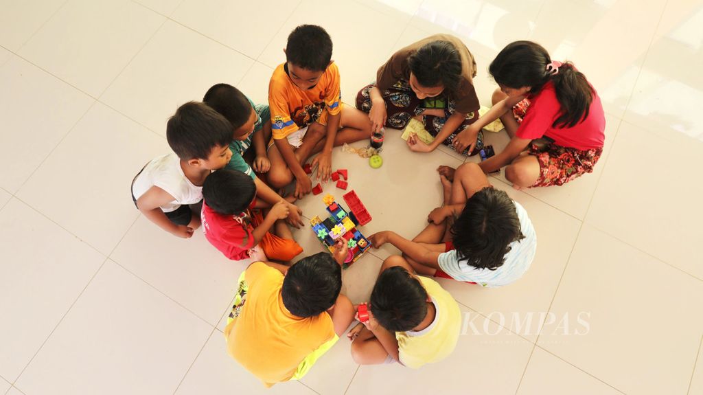 https://assetd.kompas.id/_Ar0soLILL2bfGXAeLBD-SnksHY=/1024x575/filters:watermark(https://cdn-content.kompas.id/umum/kompas_main_logo.png,-16p,-13p,0)/https%3A%2F%2Fkompas.id%2Fwp-content%2Fuploads%2F2018%2F07%2F20180725_ENGLISTAJUK-H-GAWAI_A-1.jpg