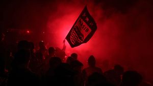 Persib Juara Bertahan Liga 1, Ini Cetak Rekor Klub, Pelatih, dan Pemain