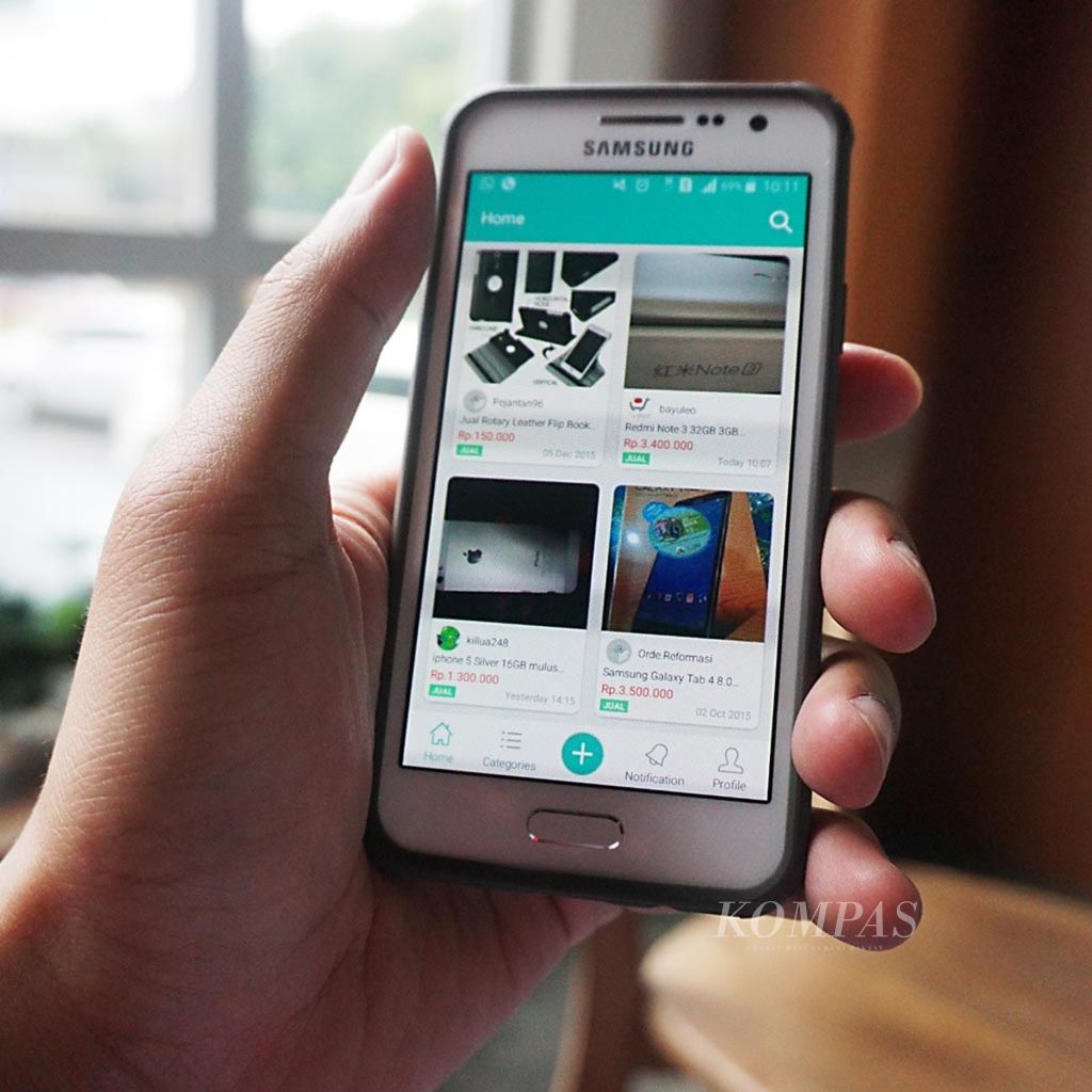 Aplikasi Jual Beli yang dikembangkan secara khusus oleh Kaskus, penyedia layanan forum dan jual beli asal Indonesia yang berusia 16 tahun, Kamis (17/12/2015). Kaskus mengarahkan fokus mereka untuk menjadi <i>social commerce</i>, menggabungkan fitur forum dengan perniagaan elektronik. 