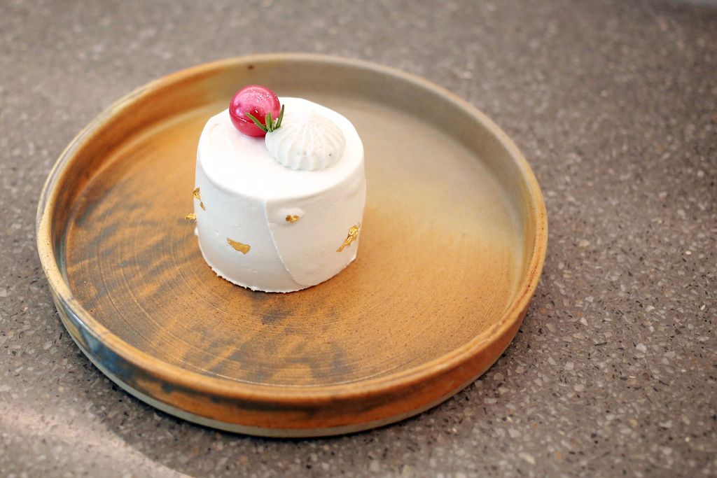 Holly menu spesial Natal dari Namelaka Patisserie, Selasa (20/12/2022). Ivan Dwi Kurnia Putra Selasa 20-12-2022