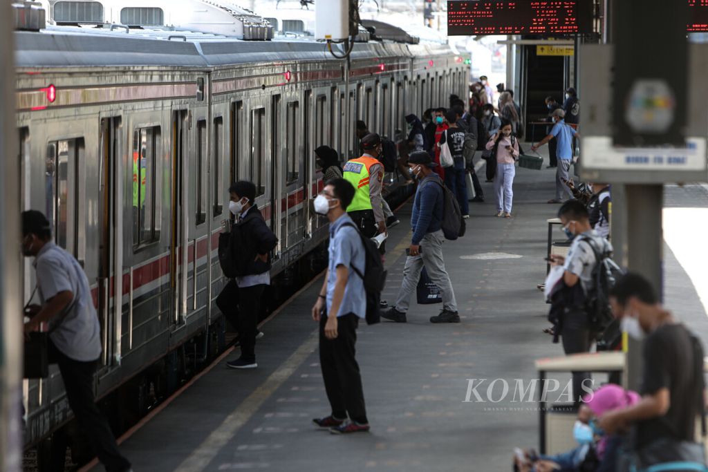 https://assetd.kompas.id/_uWgep678UnxBQ98DTeZx6hf5aY=/1024x683/filters:watermark(https://cdn-content.kompas.id/umum/kompas_main_logo.png,-16p,-13p,0)/https%3A%2F%2Fkompas.id%2Fwp-content%2Fuploads%2F2021%2F07%2F20210712kum9_1626069599.jpg