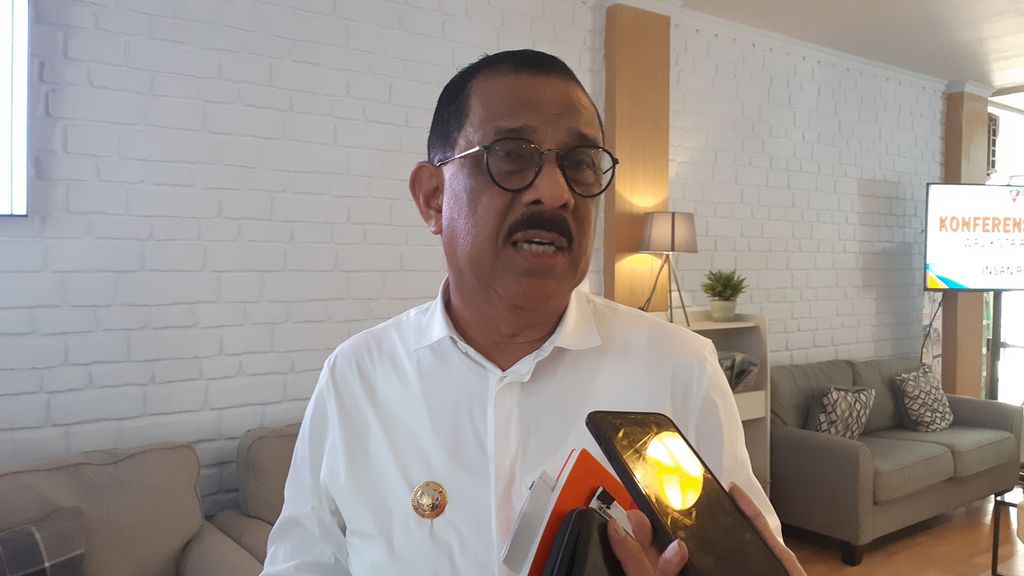 Wali Kota Ambon Richard Louhenapessy