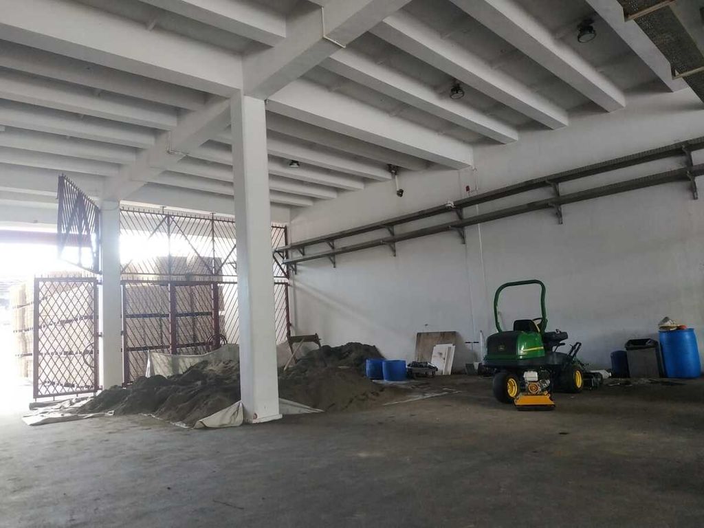 Kondisi di balik pintu merah pada stadion Gelora Bung Karno, Rabu (29/3/2023).