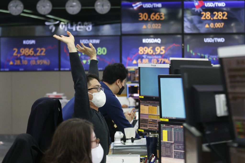 https://assetd.kompas.id/aH3vSNl0bGnwtesdj8J1MY-jFWo=/1024x683/https%3A%2F%2Fkompas.id%2Fwp-content%2Fuploads%2F2021%2F03%2FSouth-Korea-Financial-Markets_95000621_1615445067.jpg