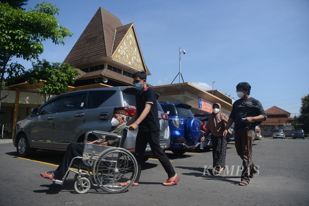 https://assetd.kompas.id/ahvNxBM1Xk8mrpAyV2UTh2L5hA4=/1024x684/filters:watermark(https://cdn-content.kompas.id/umum/kompas_main_logo.png,-16p,-13p,0)/https%3A%2F%2Fkompas.id%2Fwp-content%2Fuploads%2F2021%2F03%2Fbfb587e9-fe22-44ae-abbe-4c9cab55b7dd_jpg.jpg