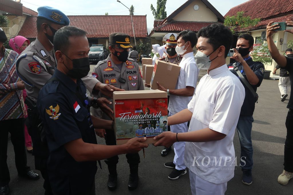 https://assetd.kompas.id/aw7k_4qdy16n6HwdmrUseQXF5so=/1024x683/filters:watermark(https://cdn-content.kompas.id/umum/kompas_main_logo.png,-16p,-13p,0)/https%3A%2F%2Fkompas.id%2Fwp-content%2Fuploads%2F2021%2F11%2Fff211a6e-6816-4468-b085-034eb043c3b5_jpg.jpg