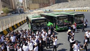 Layanan Transportasi 24 Jam untuk Jemaah Haji Indonesia